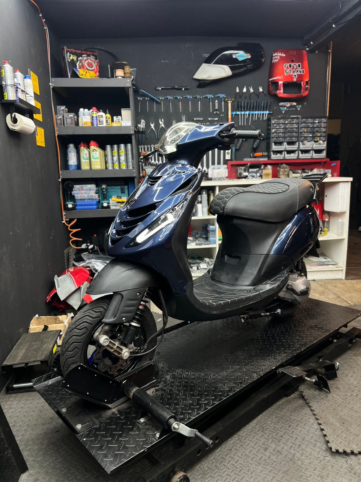 Piaggio zip 70cc bromkenteken, Fietsen en Brommers, Ophalen, Zo goed als nieuw