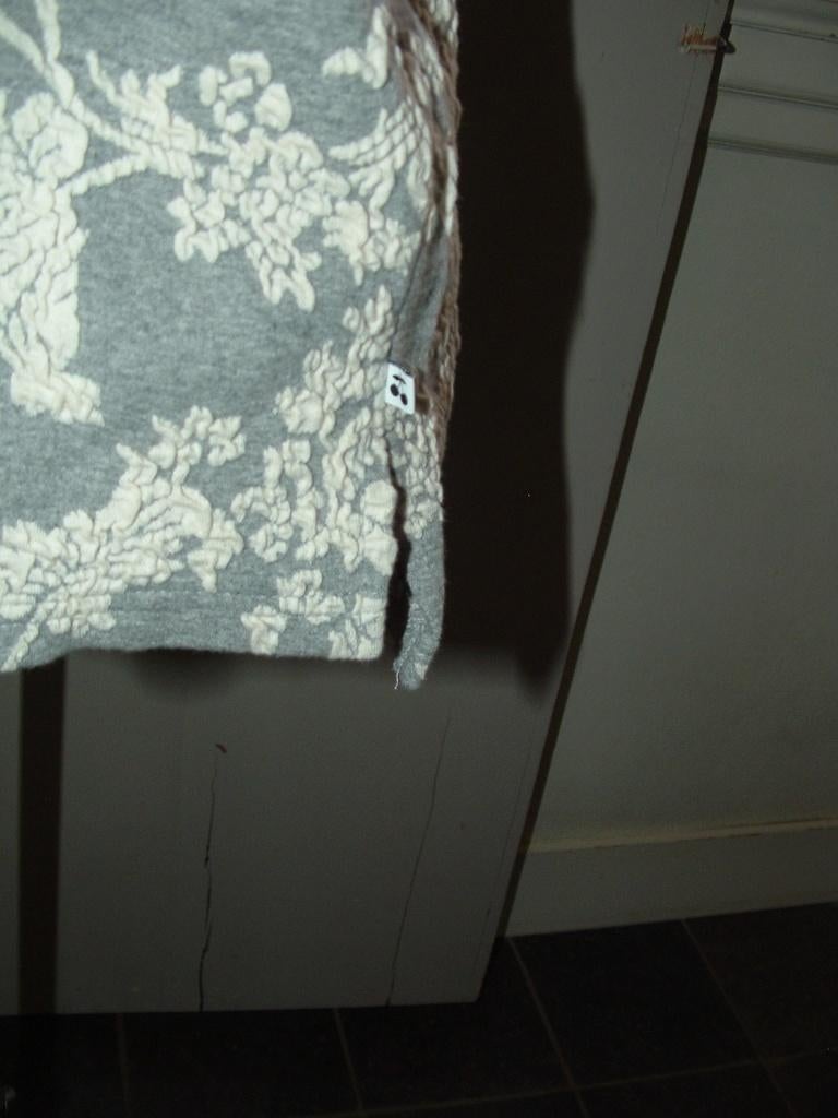 Le temps des cerises Rococo 172 top maat S, Kleding | Dames, Ophalen of Verzenden, Zo goed als nieuw, Maat 36 (S), Grijs