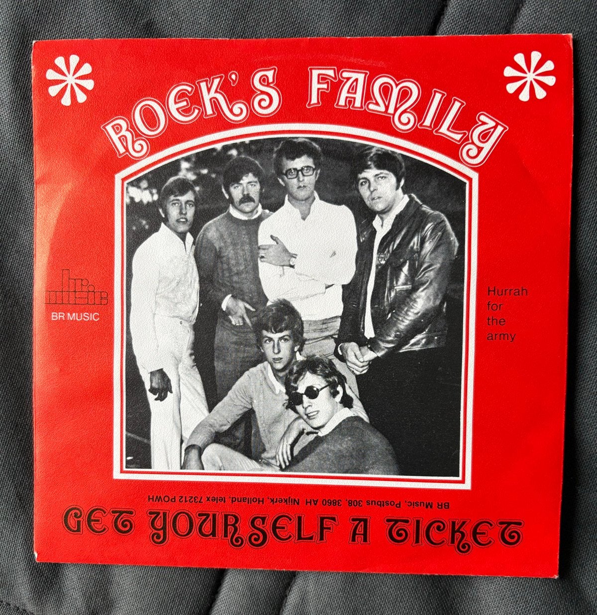 Roek's Family - Get Yourself A Ticket / Hurrah For The Army, Gebruikt, 7 inch, Ophalen of Verzenden, Pop