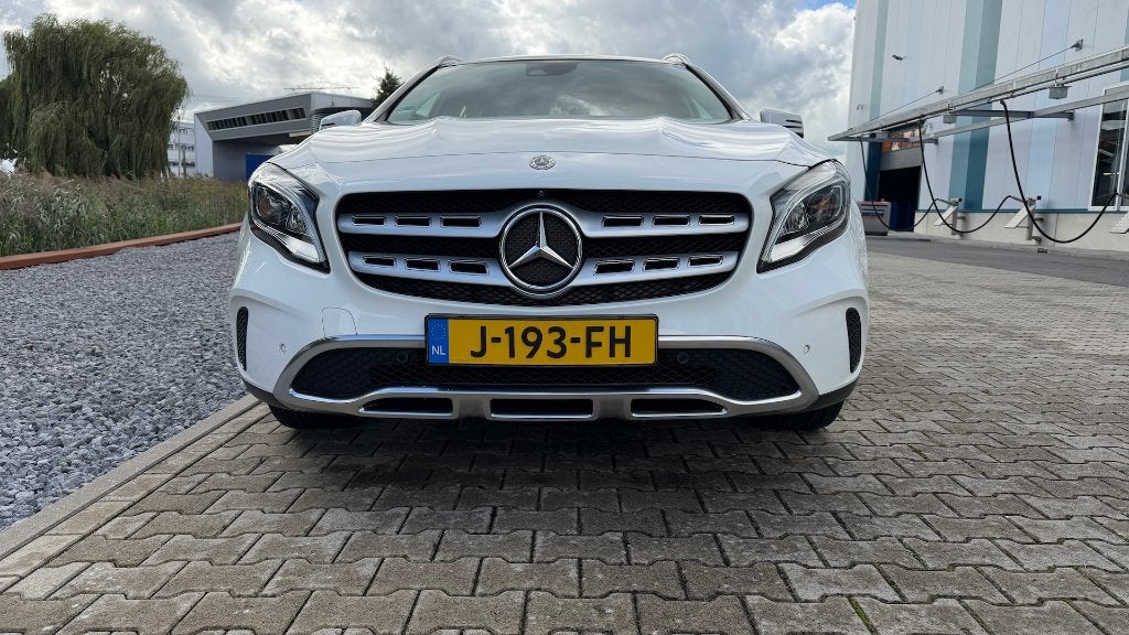 Mercedes-Benz GLA 180 Automaat Perfecte auto!, Dealer onderhouden, Zwart, 4 cilinders, 715 kg
