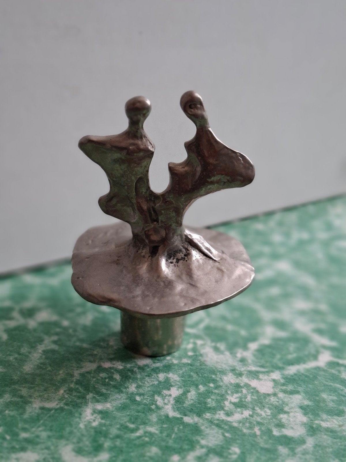 wijnflesstop, Corry Ammerlaan van Niekerk *gesigneerd CAN, Antiek en Kunst, Zilver, Groep mensen, Minder dan 20 cm, Ophalen of Verzenden