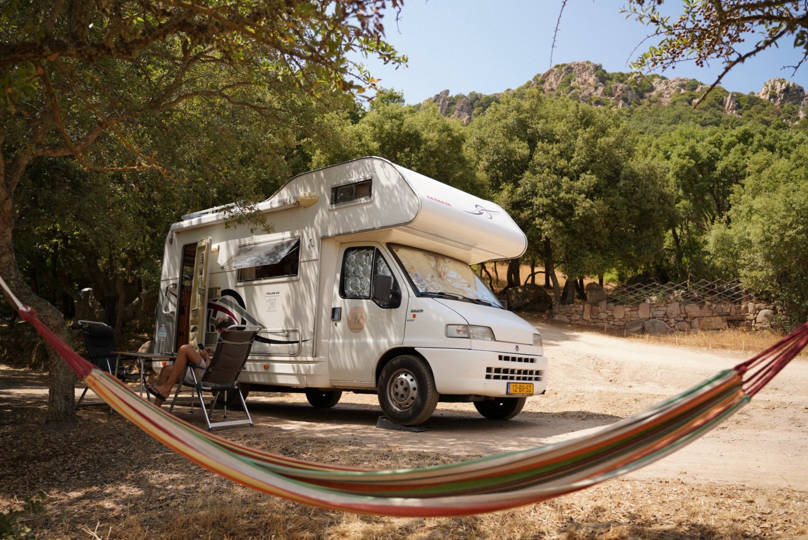 Adria Coral 580 DX alkoof off-grid camper, Caravans en Kamperen, Campers, Standaard zit, Alkoof, Ringverwarming, Fiat