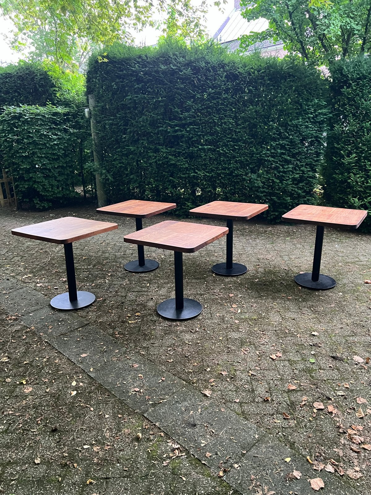 14 robuuste tafels, per stuk te koop, Gebruikt, Vierkant, Tot twee personen, Overige houtsoorten