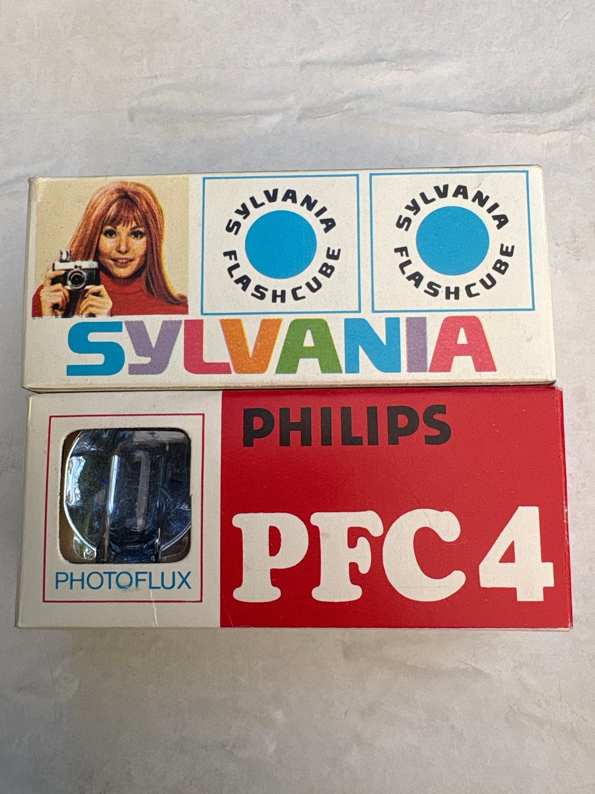 Vintage Sylvania en Philips Flashcubes - Nieuw in doos, Philips, Voor analoge fotografie, Nieuw, Ophalen of Verzenden
