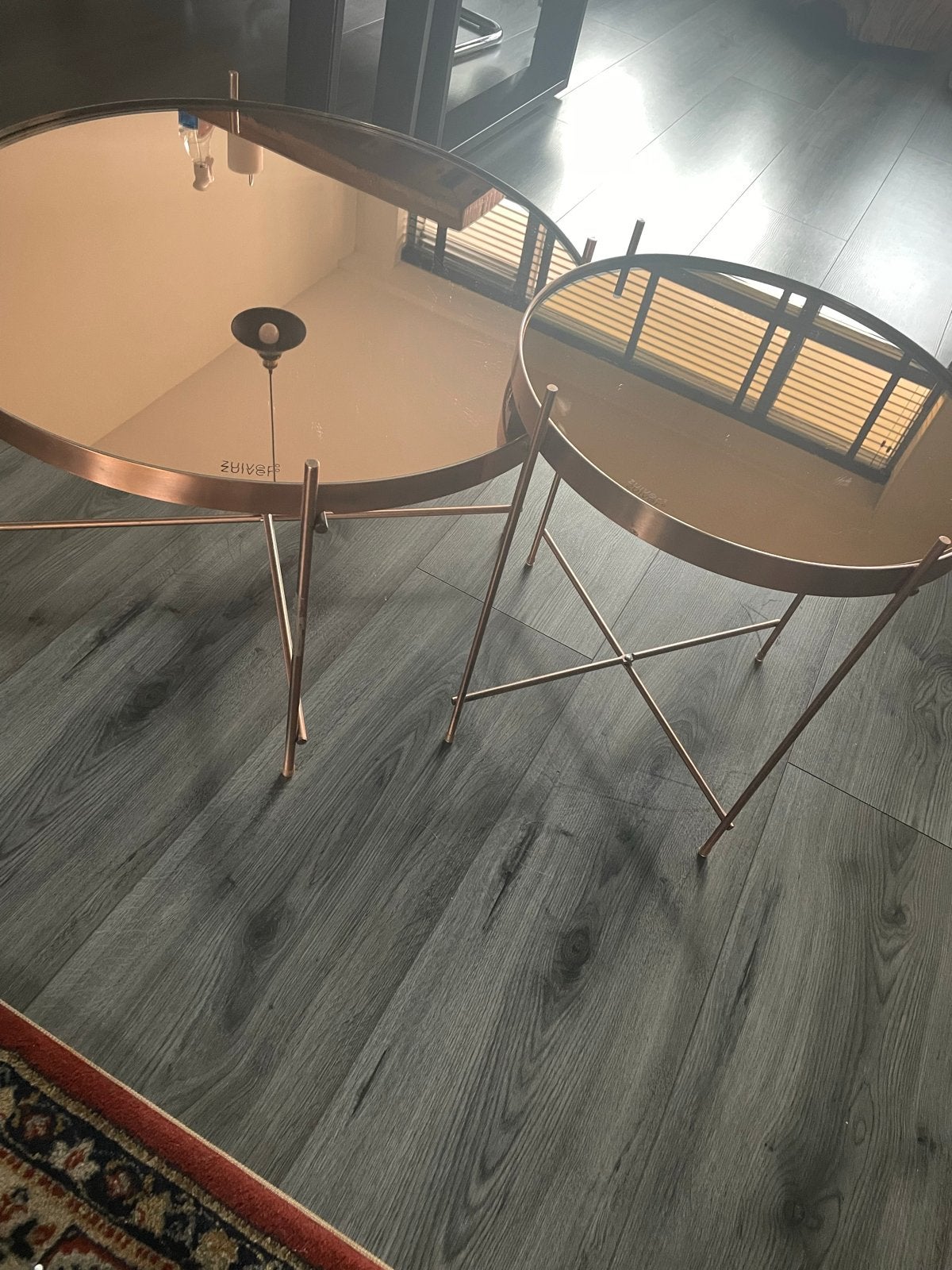 Set van 2 Zuiver salontafels koperen onderstel & glazen blad, Ophalen, 50 – 75, Rond, 50 tot 100 cm