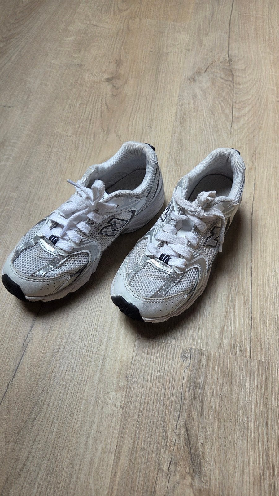 New balance sneakers 530 maat 33, Gebruikt, Jongen of Meisje, Schoenen, Ophalen of Verzenden