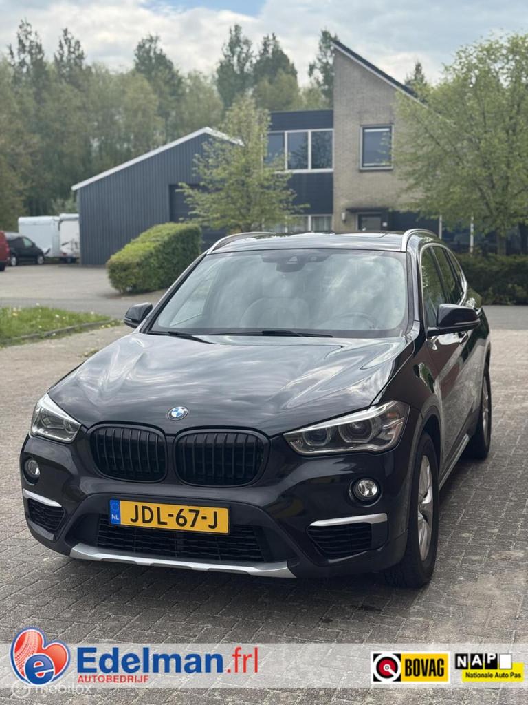 BMW X1 xDrive18d Executive | Vol. Leer | Panoroma | Trekhaak, Auto's, 136 pk, Euro 6, 4 cilinders, Zwart