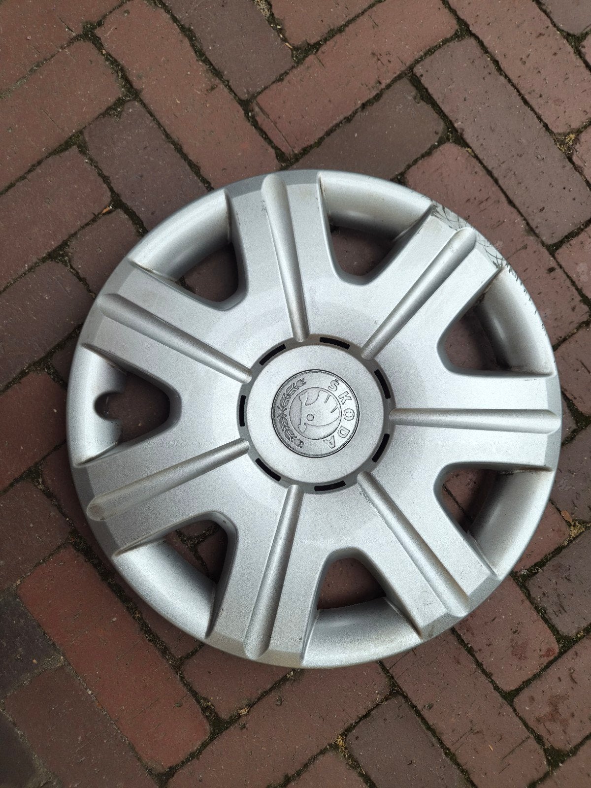 Set van 4 Originele Škoda Wieldoppen – 14 inch (Fabia / Room, Ophalen, Gebruikt