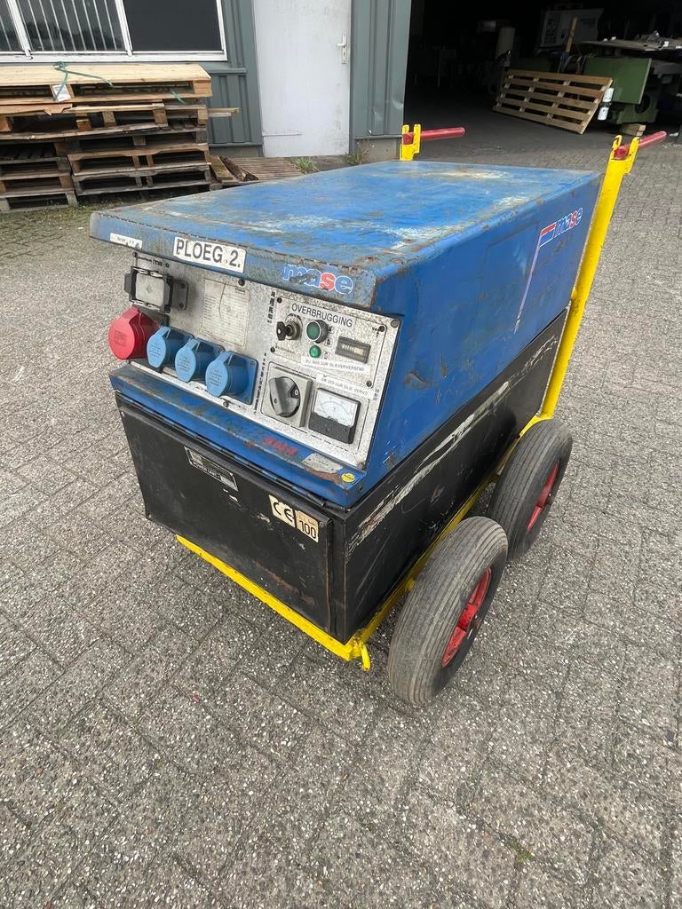 Generator, Ophalen, Zo goed als nieuw, 5 tot 10 kVA, Dieselolie