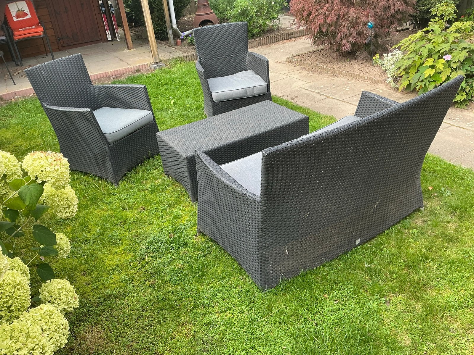 Wicker loungeset met 2 stoelen, bank en tafel
