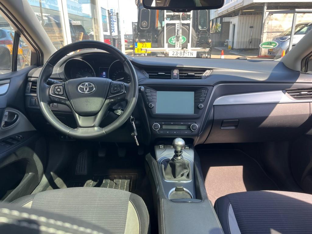 Toyota AVENSIS Touring Sports 1.8 VVT-i Lease Pro, Voorwielaandrijving, 15 km/l, 4 cilinders, Handgeschakeld