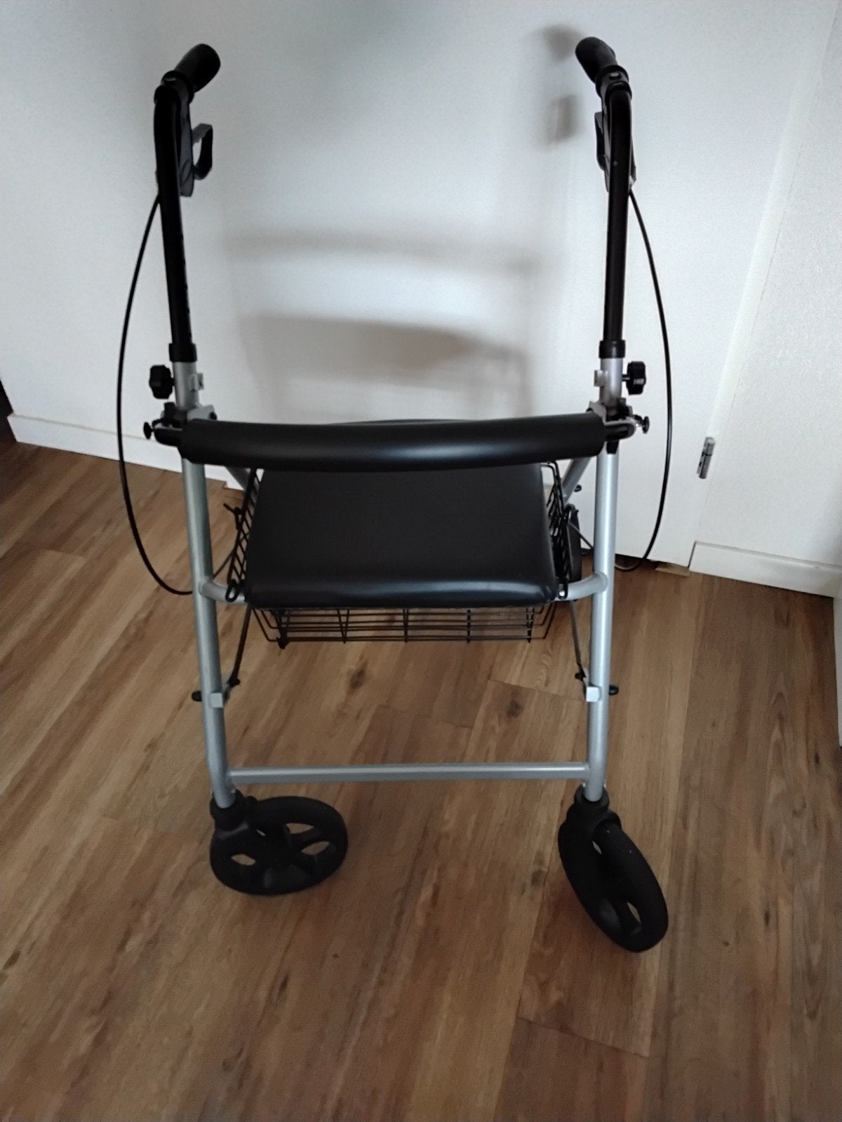 rollator, Ophalen of Verzenden, Opvouwbaar, Zo goed als nieuw