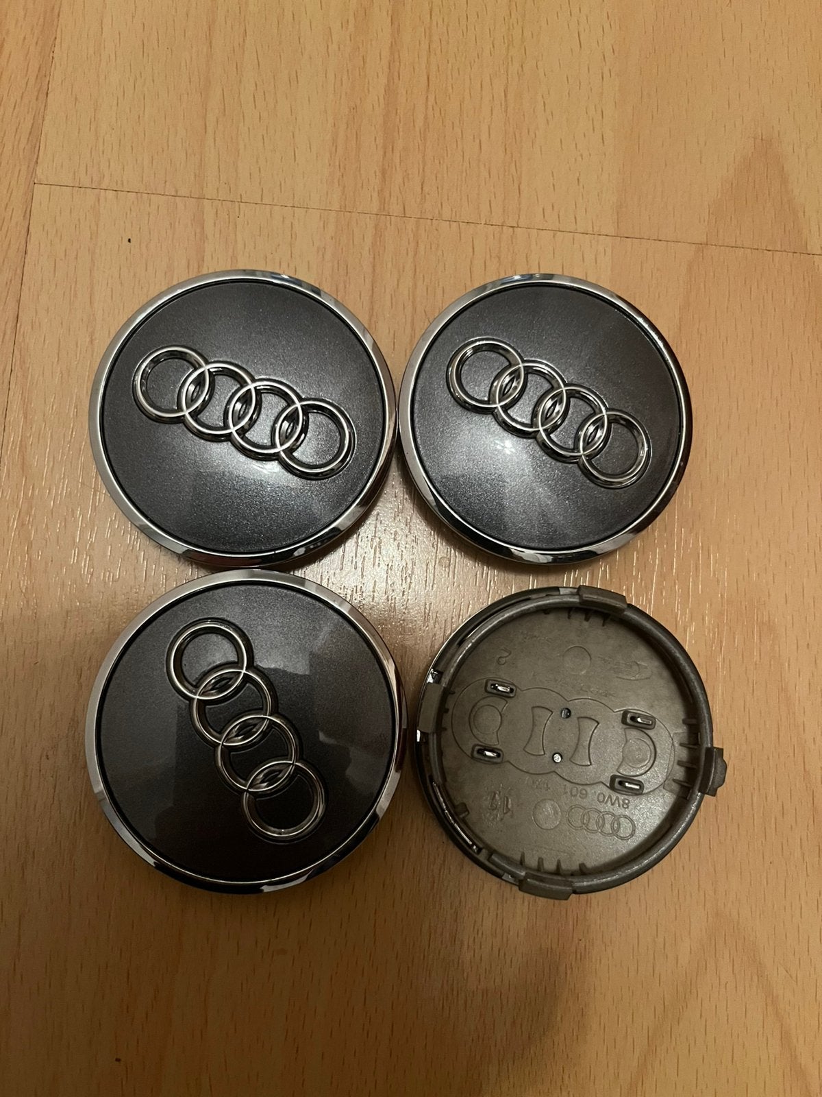 Audi Naafdoppen originel 61 mm, Auto diversen, Ophalen of Verzenden, Zo goed als nieuw