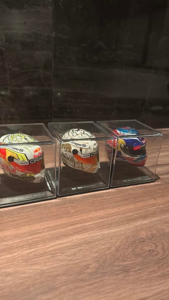 3 max verstappen mini helmen1:4, Verzamelen, Ophalen of Verzenden, Zo goed als nieuw, Formule 1