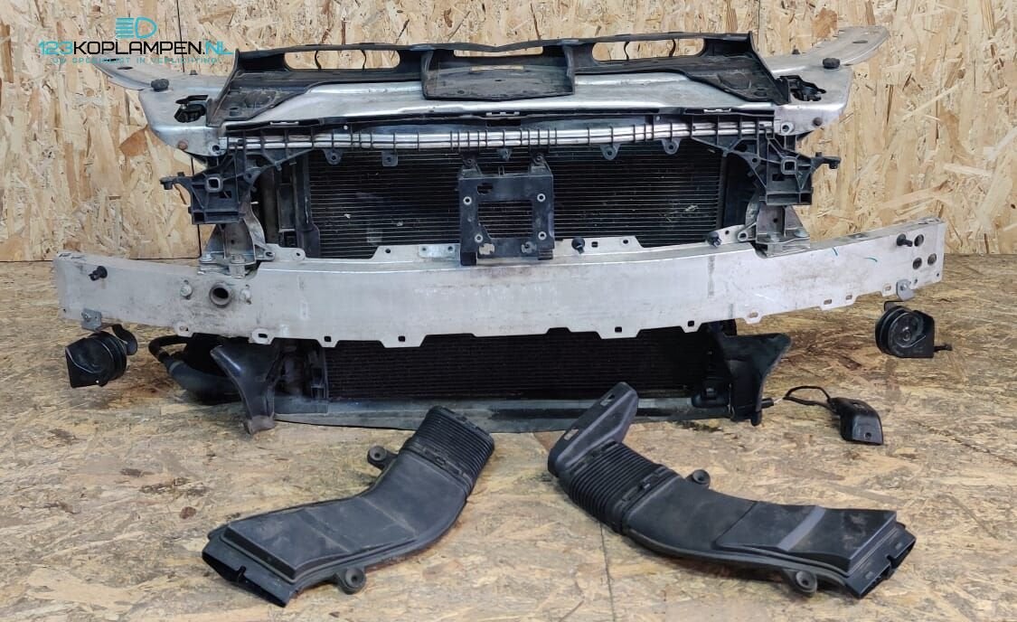 Mercedes C Klasse W205 43 AMG Voorfront koelerpakket radiate, Ophalen, Gebruikt, -, Bumper