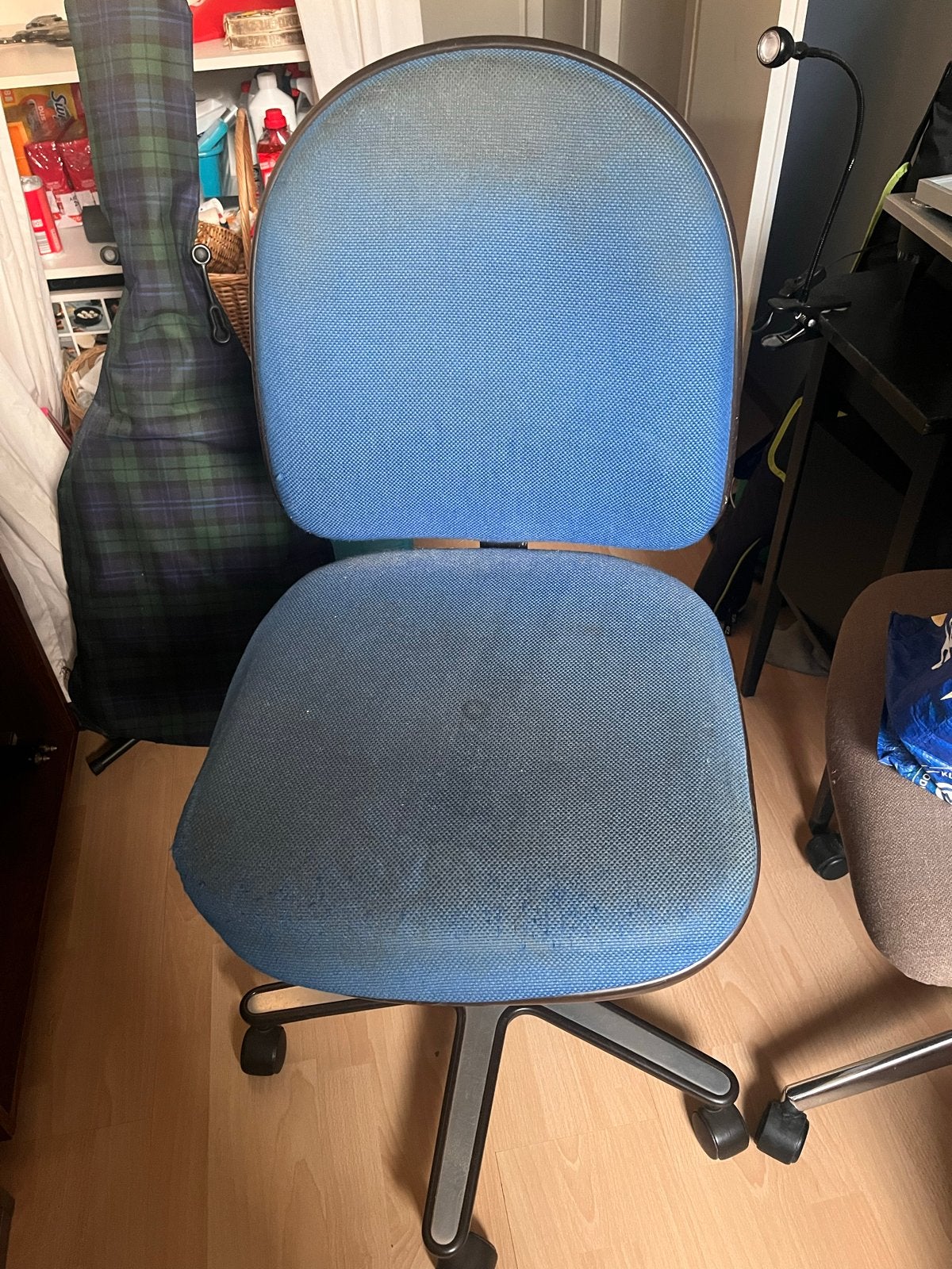 Blauwe bureaustoel op wieltjes - Comfortabel en praktisch, Ophalen, Gebruikt, Blauw, Bureaustoel