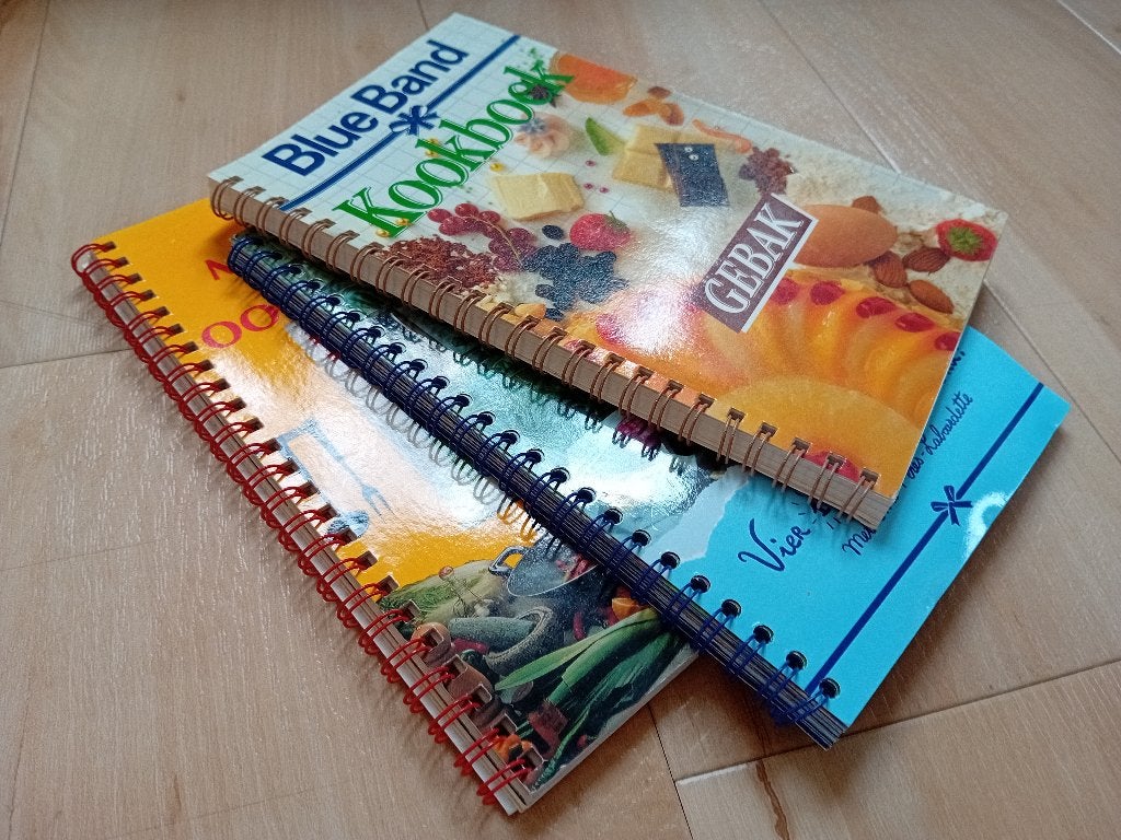 3 Kookboeken: Blue Band, Gebak en Oosterse Keuken, Boeken, Gelezen, Hoofdgerechten, Azië en Oosters, Ophalen of Verzenden