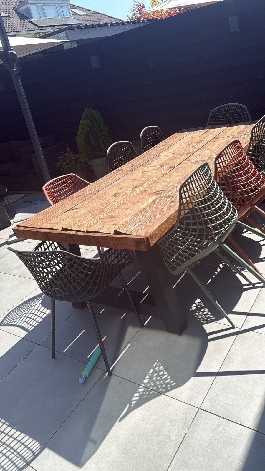 Stevige tuintafel, Tuin en Terras, Ophalen, Zo goed als nieuw, Rechthoekig, Hout