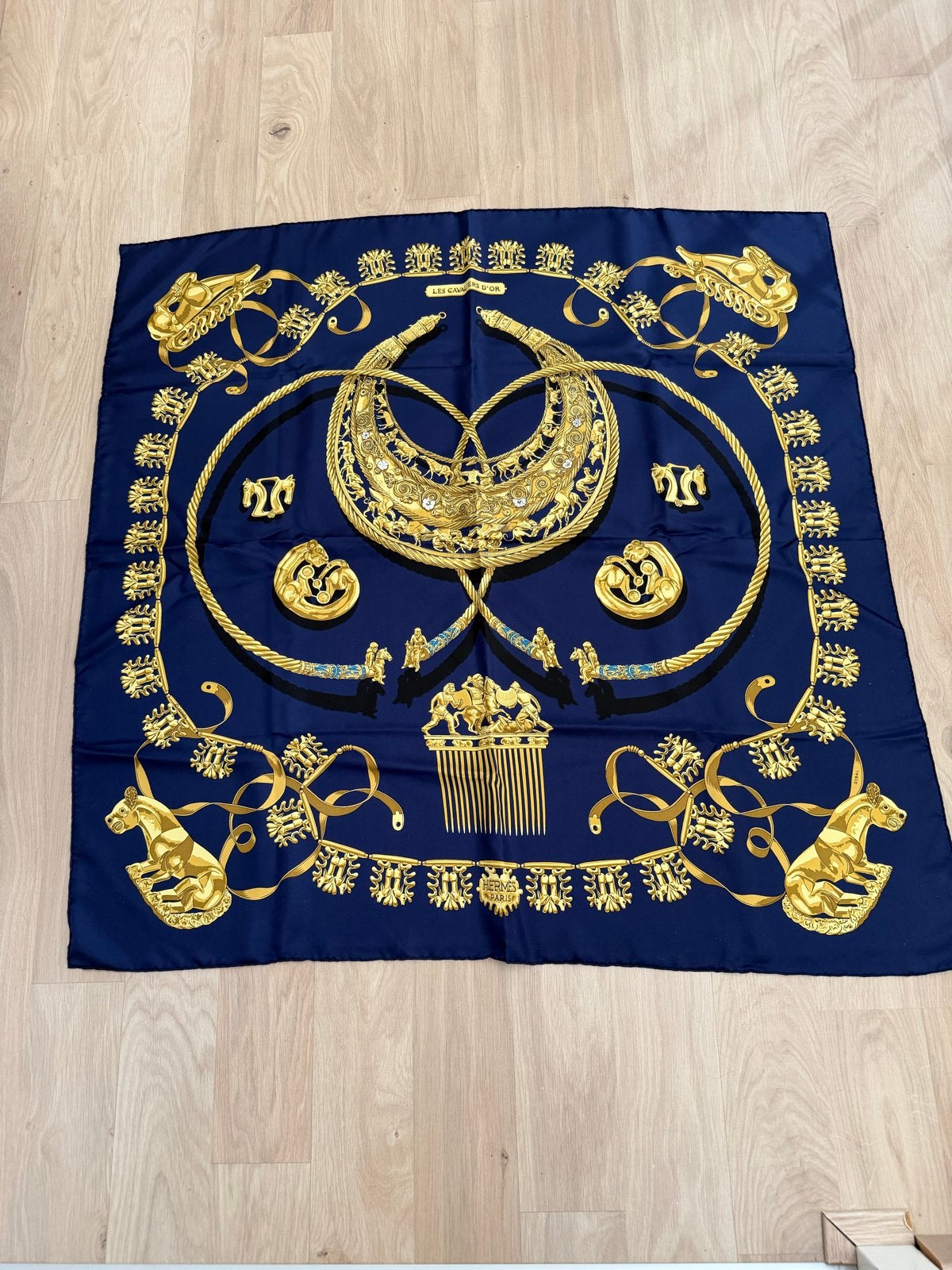 Hermès "Les Cavaliers d'Or" zijden sjaal, Ophalen of Verzenden, Nieuw