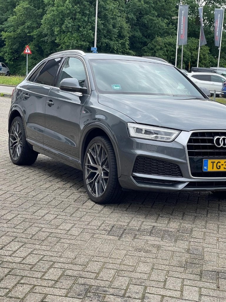 Audi Q3 1.4 Tfsi CoD 150PK S Tronic 2018 Daytona grey(Grijs), Auto's, 1380 kg, 1800 kg, Zwart, 4 cilinders