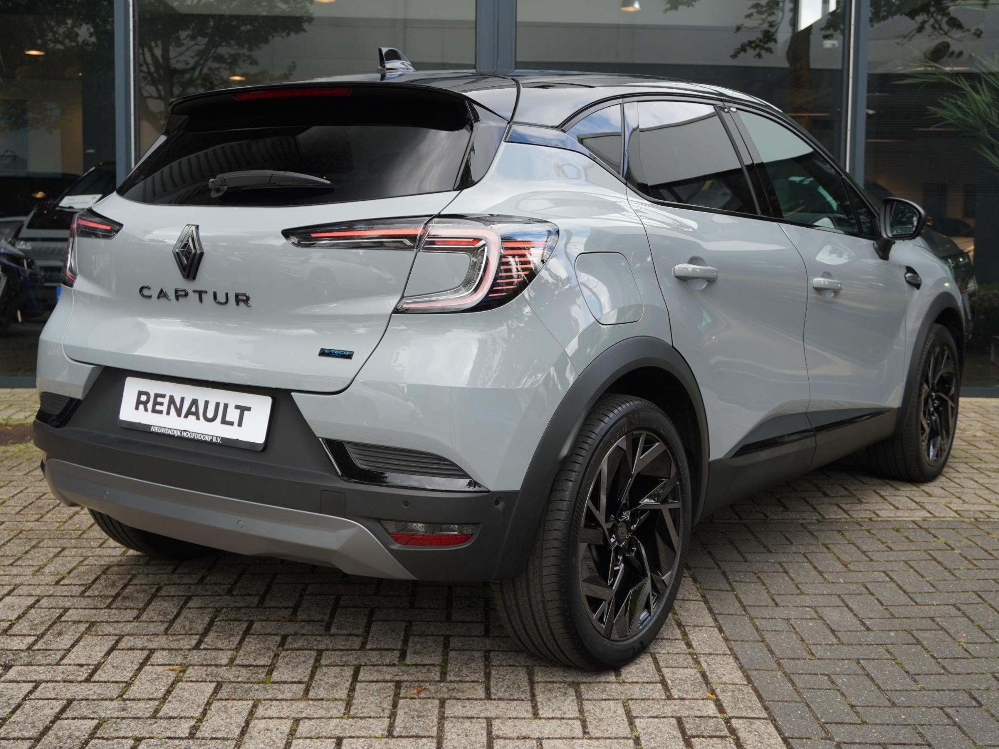 Renault Captur 1.8 E-Tech full hybrid 160 esprit Alpine AUTO, Automatische klimaatregeling, 4 cilinders, 160 pk, 23 km/l