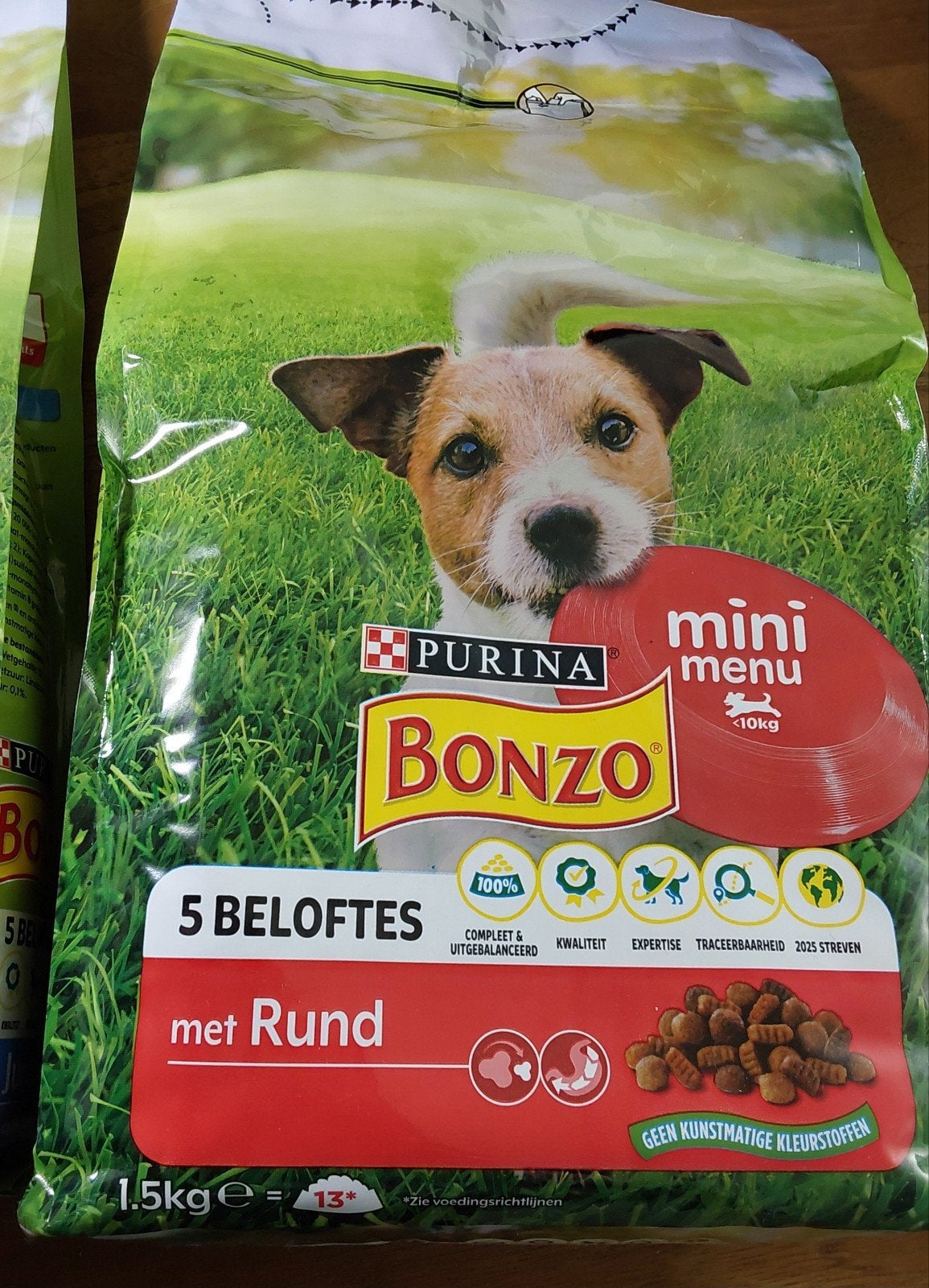 2 volle dichte zakken Purina Bonzo. Plus doos Hondenkoekjes., Ophalen