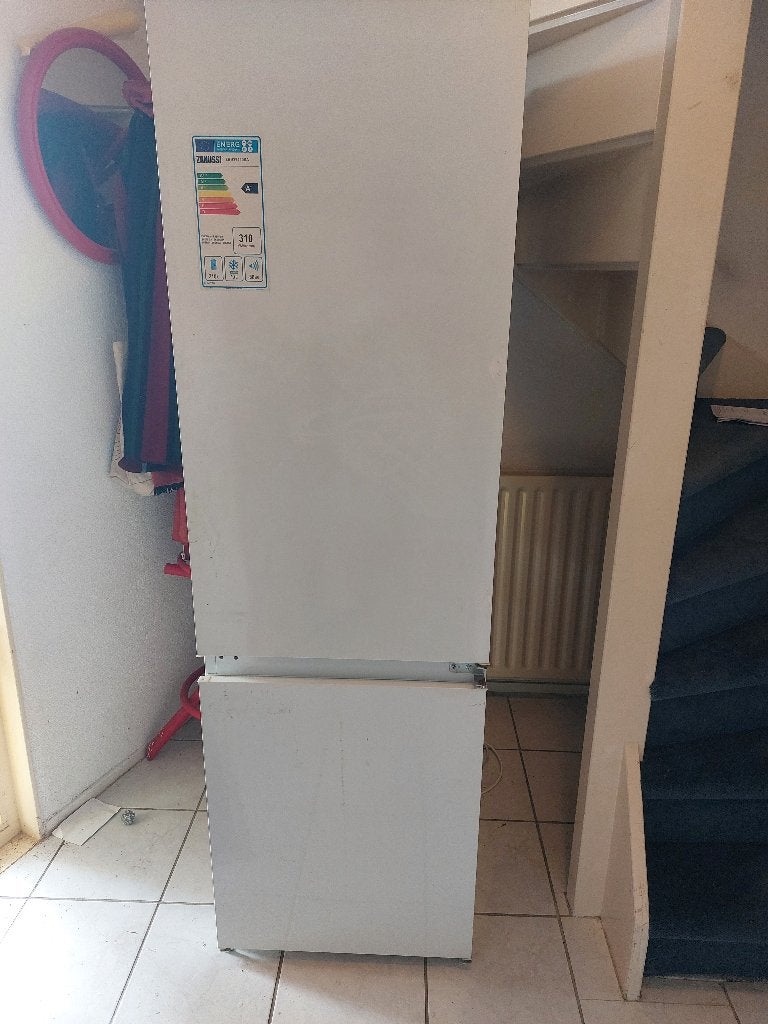 Te koop inbouw koelkast Zanussi  izgs, 200 liter of meer, Zo goed als nieuw, Energieklasse A of zuiniger, 45 tot 60 cm