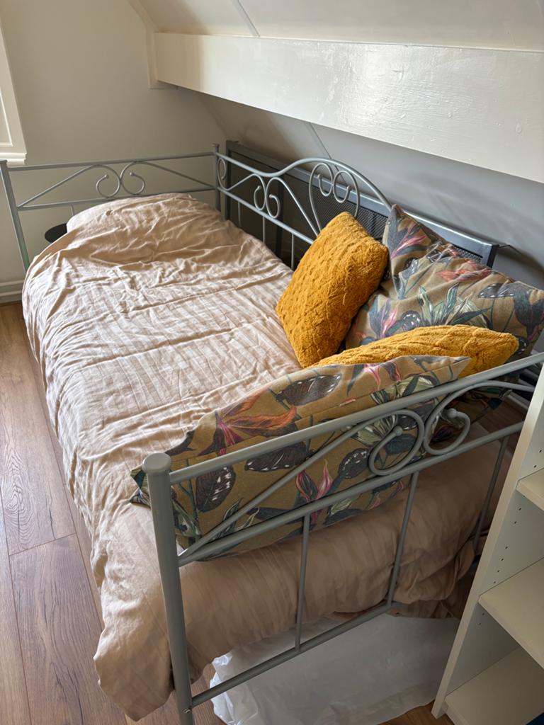 Eenpersoons prinsessenbed, Ophalen, Gebruikt, 90 cm, Eenpersoons