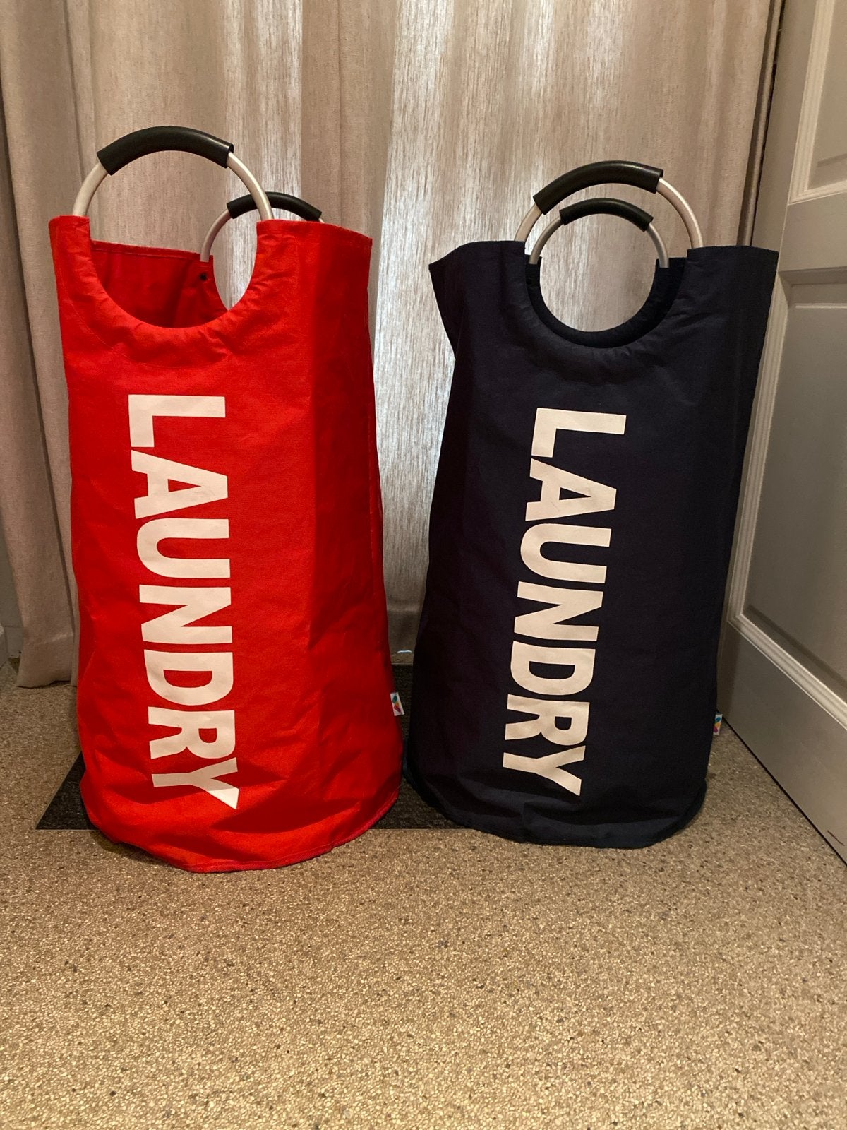 Set van 2 wasmanden / was zakken - Rood en Donkerblauw, Ophalen of Verzenden, Zo goed als nieuw, Meerkleurig, Textiel