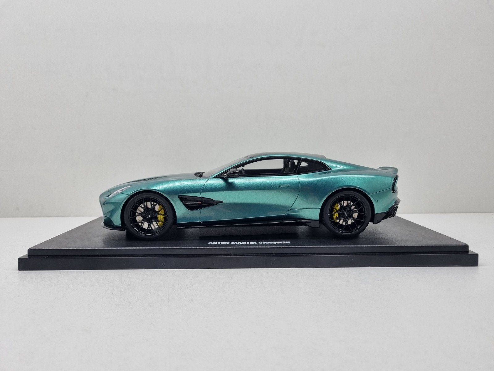 Gt Spirit
Aston Martin Vanquish
1/999 1:18 Nieuw, Ophalen of Verzenden, Nieuw, Auto