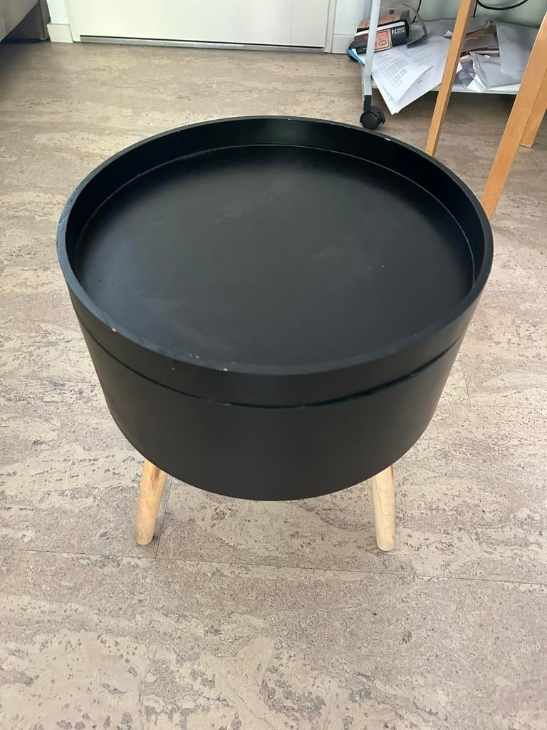 Rond bijzettafeltje met bergruimte, 45 tot 60 cm, Minder dan 55 cm, Gebruikt, Rond