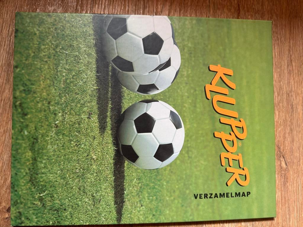 Klupper verzamelmap met Ajax spelers kluppers, Ophalen of Verzenden, Zo goed als nieuw, Balsport