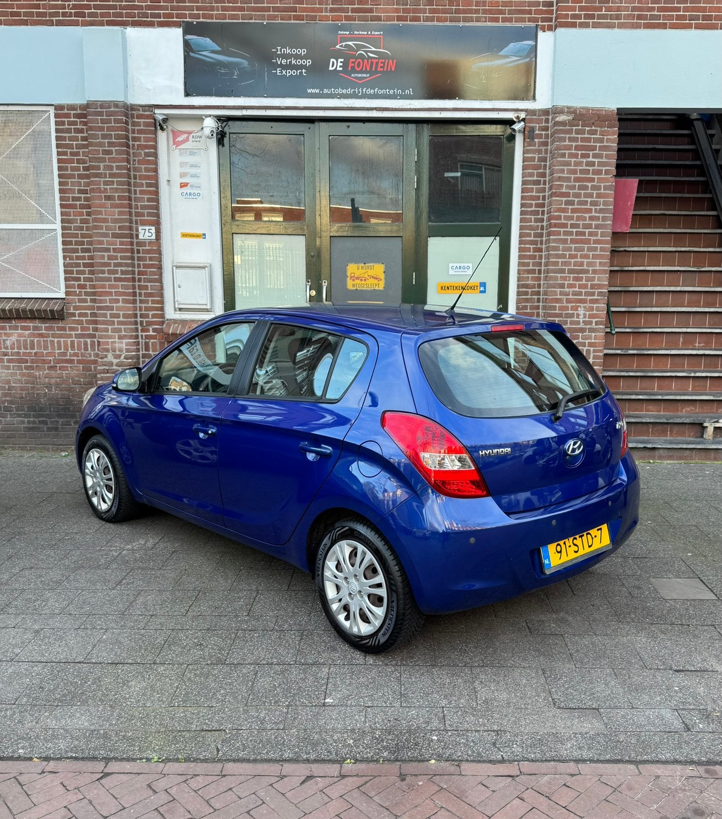 Hyundai i20 1.4 AUTOMAAT 2011 Airco/APK/Boekjes, Auto's, 40 €/maand, Zwart, 4 cilinders, 1396 cc