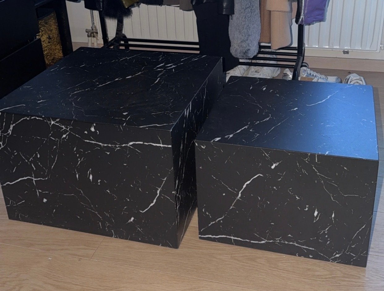 Set van 2 zwarte marmerlook salontafels (was 130 eu bij Jysk, Ophalen, Overige materialen, Gebruikt, Vierkant
