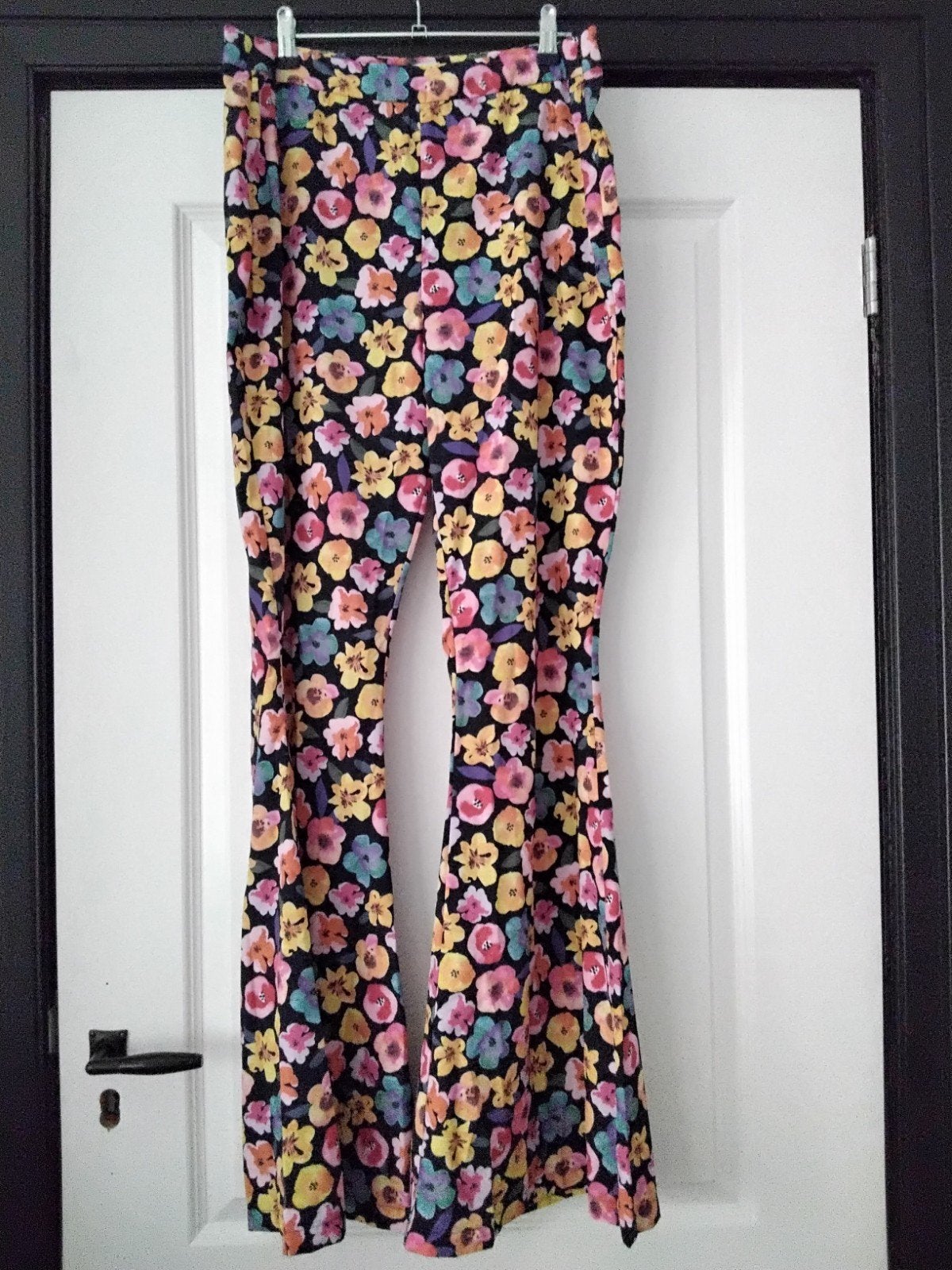 Loavies flared broek met bloemenprint, maat L, Meerkleurig, Maat 42/44 (L), Nieuw, Ophalen of Verzenden