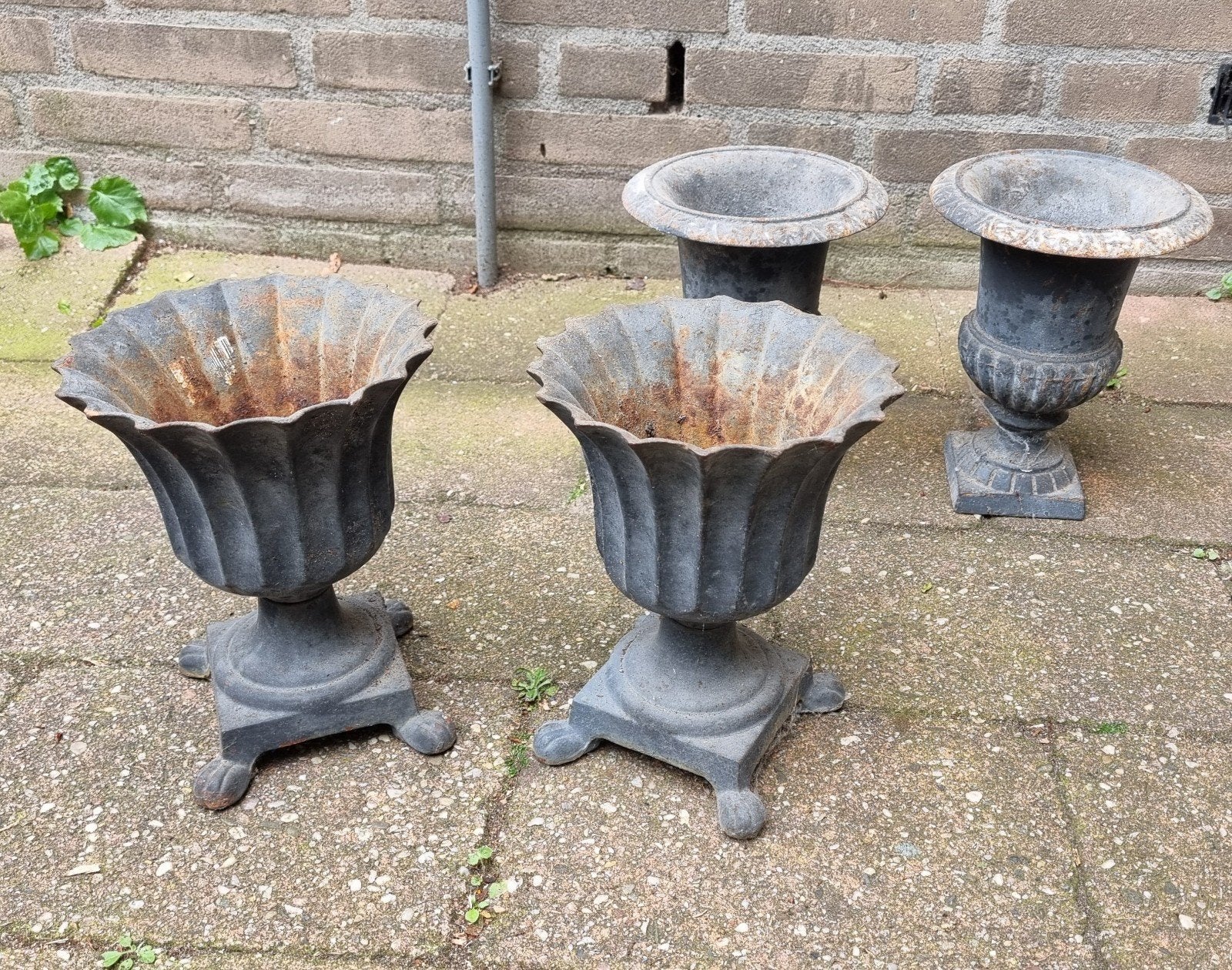 4 metalen tuin vazen, Antiek en Kunst, Ophalen