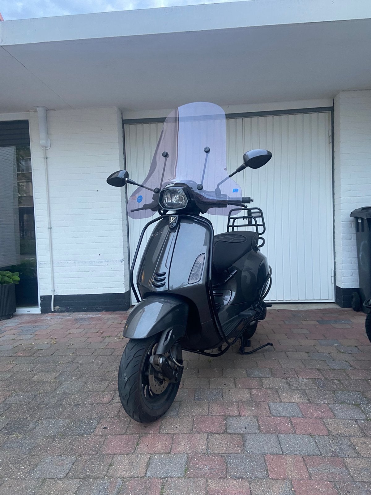 Vespa sprint 2016 Porsche agaat grijs full option, Fietsen en Brommers, Scooters | Vespa, Ophalen of Verzenden, Zo goed als nieuw