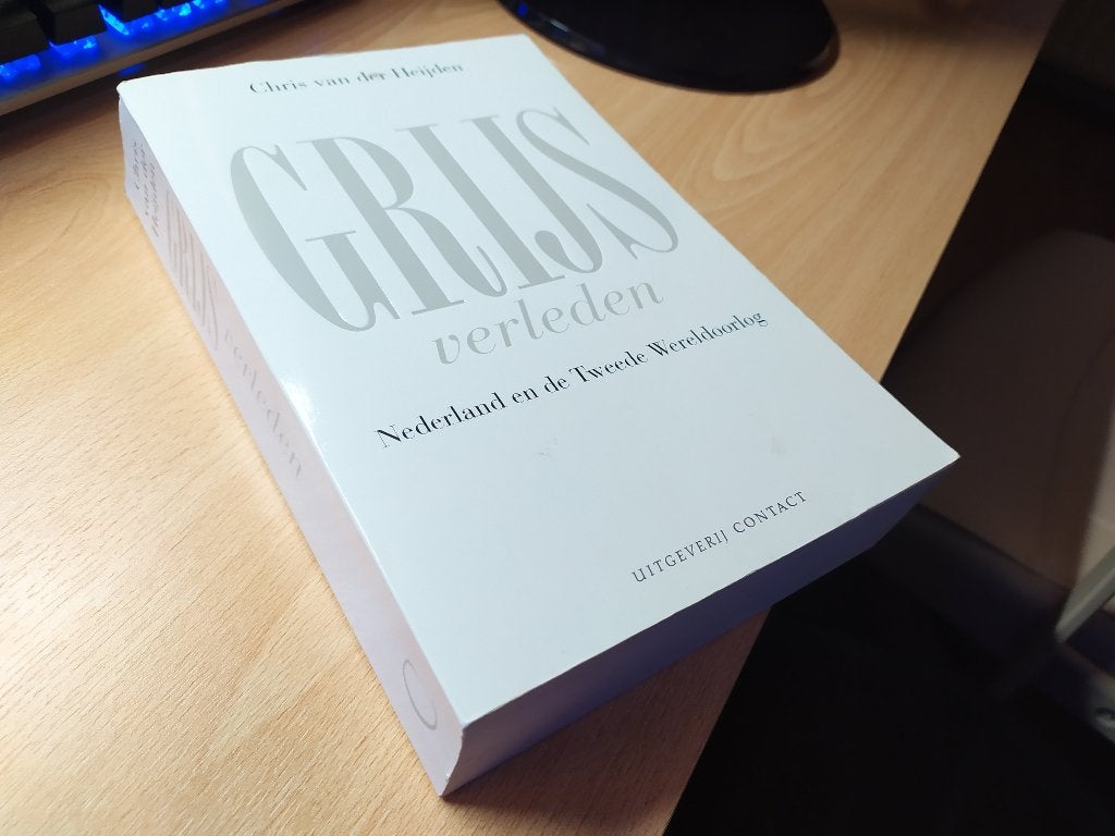 Grijs Verleden - Nederland en de Tweede Wereldoorlog, Ophalen of Verzenden, Tweede Wereldoorlog, Gelezen, Algemeen
