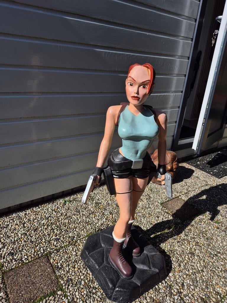 Lara Croft beeld - 92cm - Goede staat, Ophalen, Zo goed als nieuw