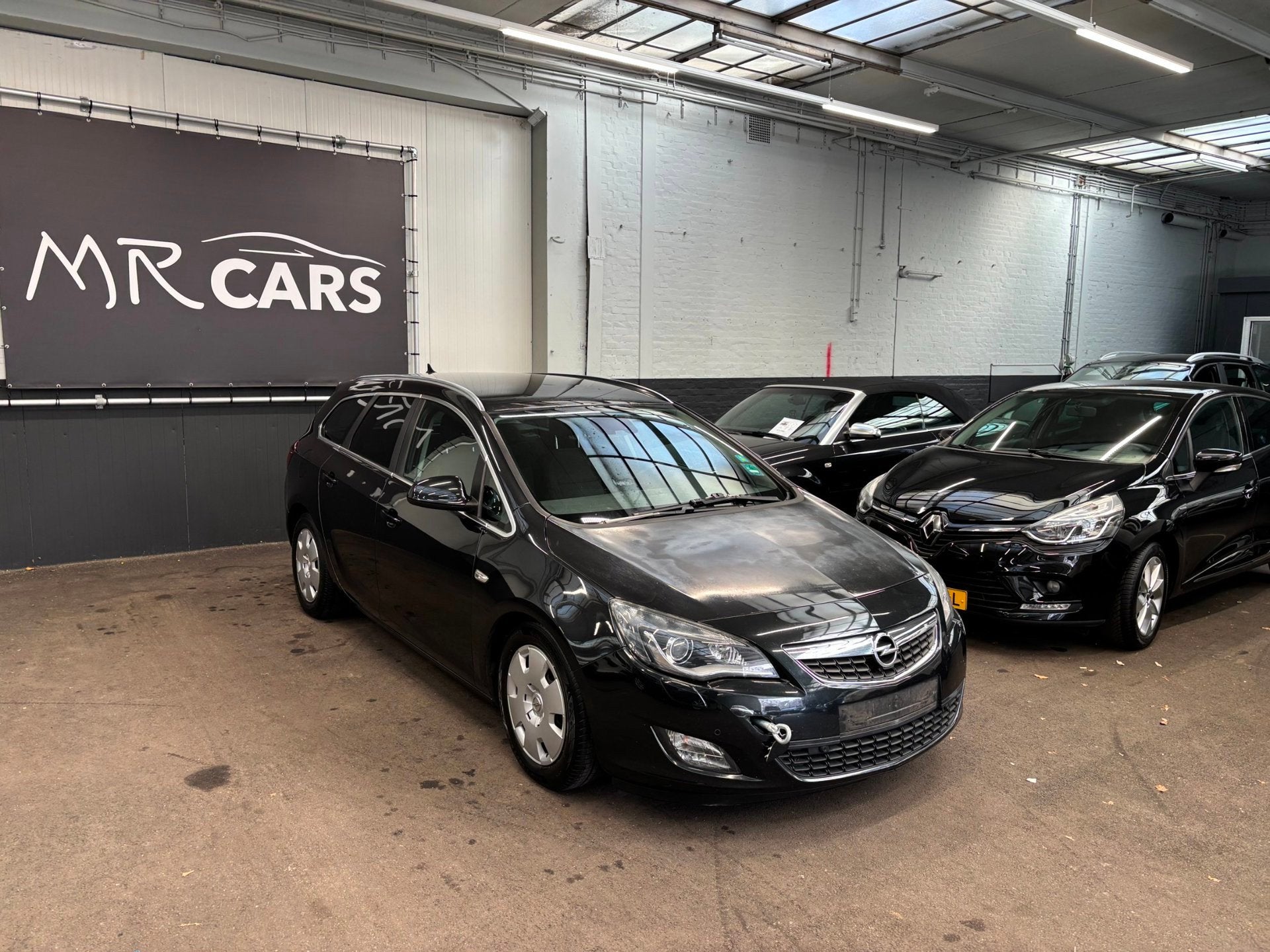 Opel Astra Sports Tourer 1.7 CDTi Sport Export!, Auto's, Opel, Voorwielaandrijving, Euro 5, Gebruikt, Parkeersensor