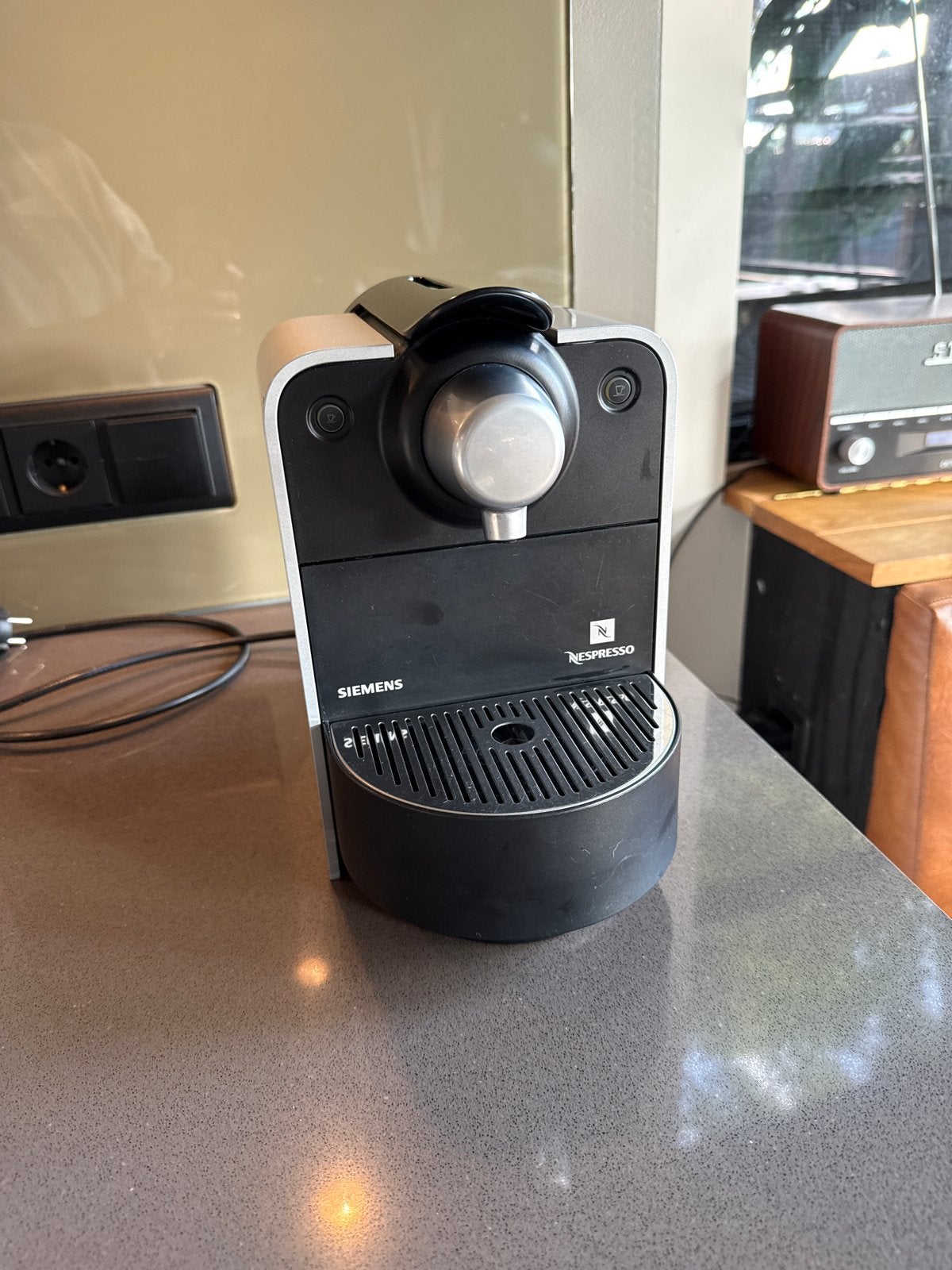 Siemens Nespresso koffiemachine - Werkt nog perfect!, Witgoed en Apparatuur, Gebruikt, Koffiemachine, Ophalen of Verzenden, Koffiepads en cups