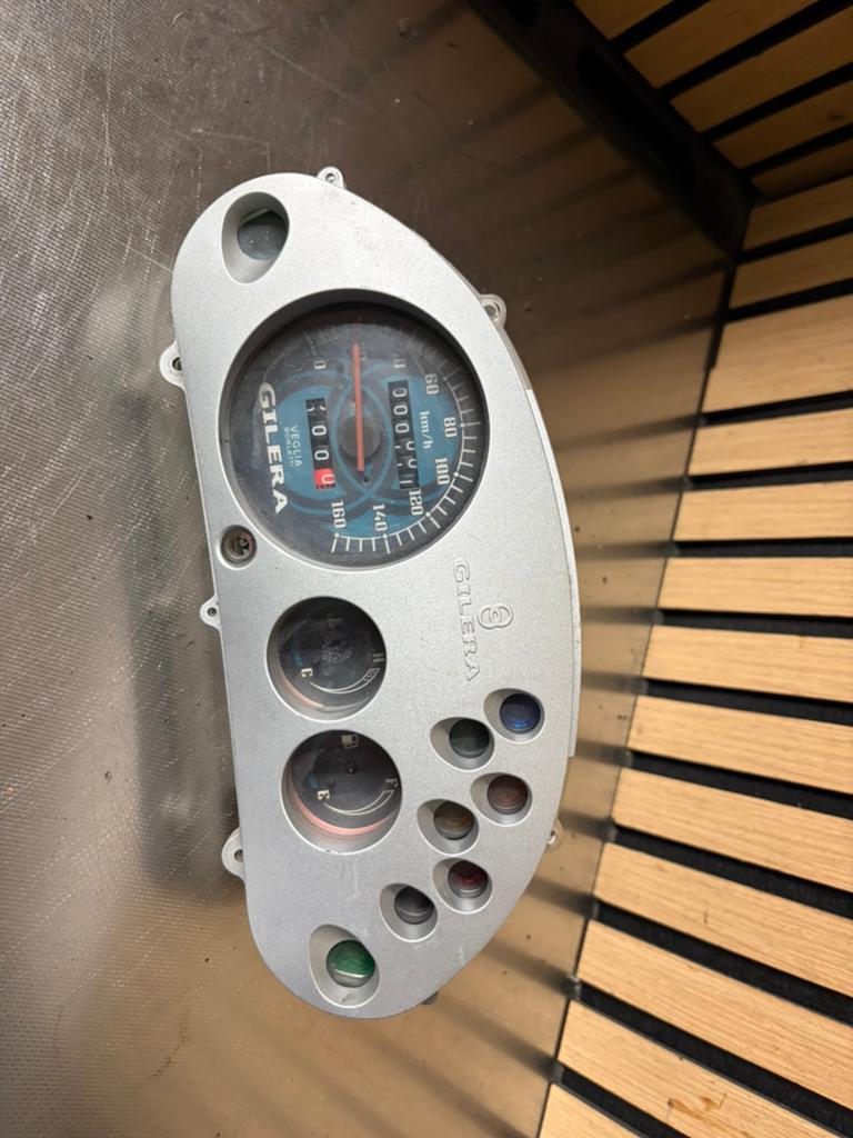 gilera runner kilometer teller, Motoren, Ophalen