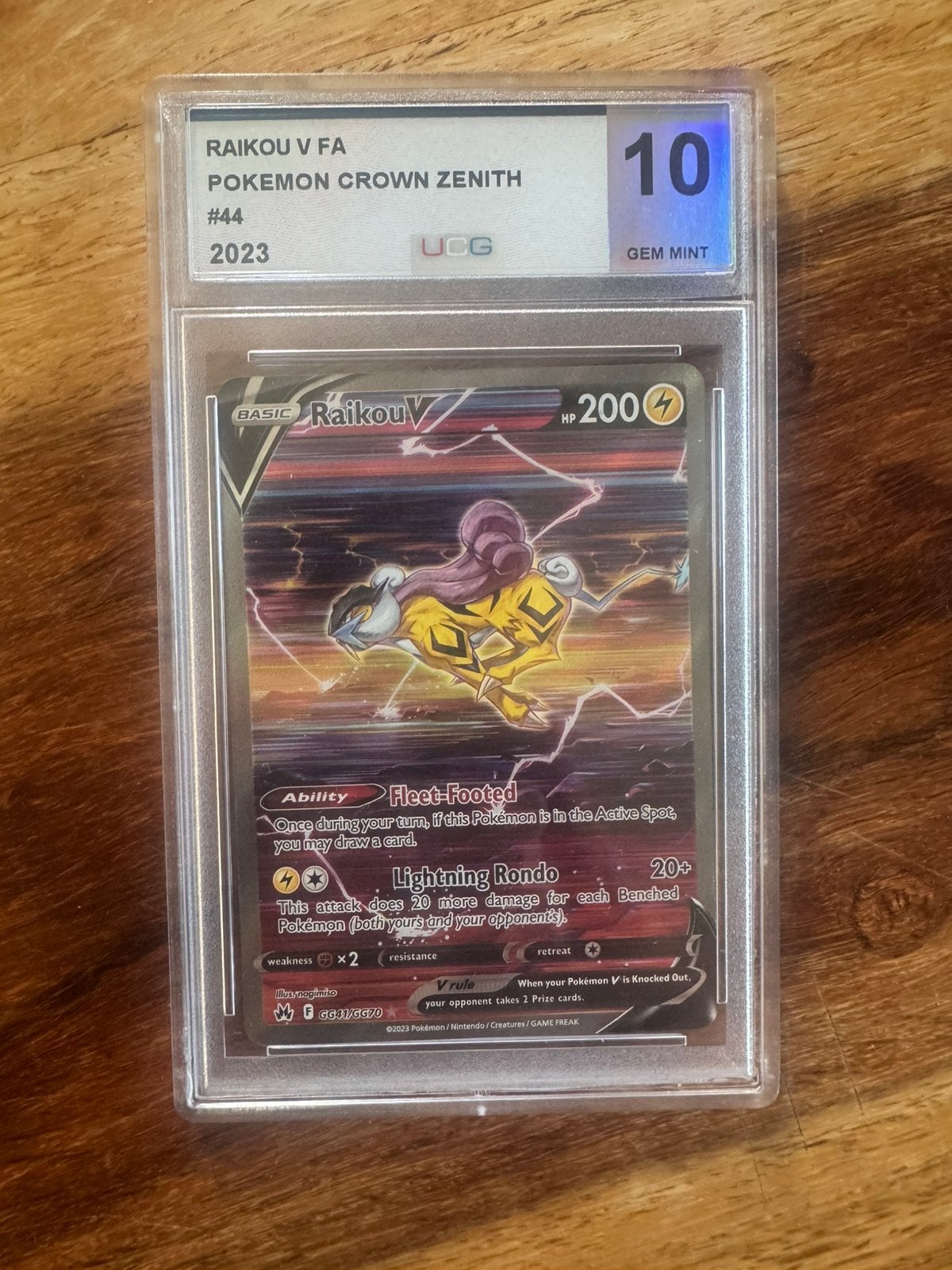Raikou V crown zenith ucg 10, Hobby en Vrije tijd, Verzamelkaartspellen | Pokémon, Ophalen of Verzenden, Zo goed als nieuw