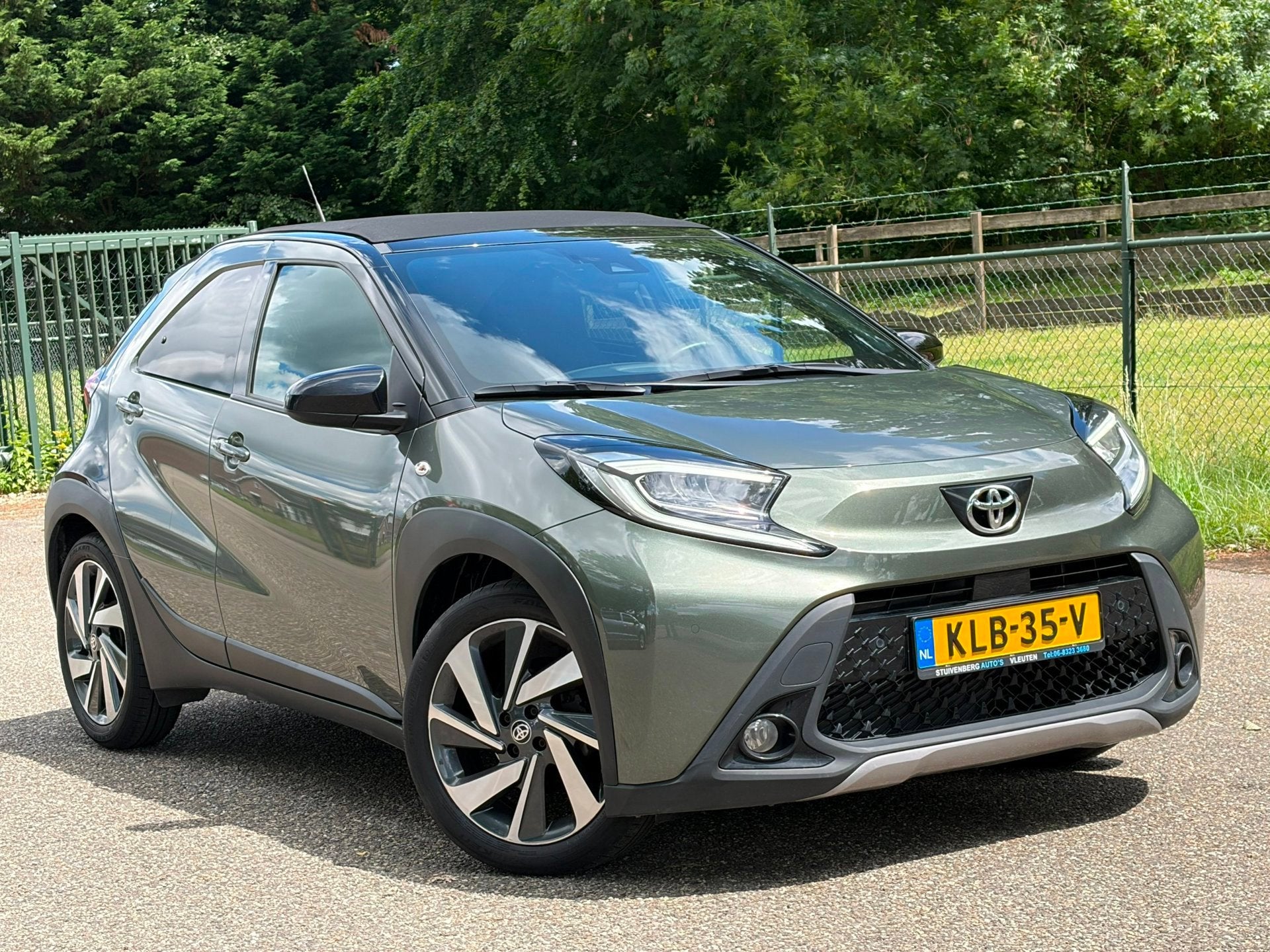 Toyota Aygo X 1.0 VVT-i S-CVT Envy /Open Dak/Automaat/Led/Ca, Gebruikt, Euro 6, Cabriolet, 4 stoelen