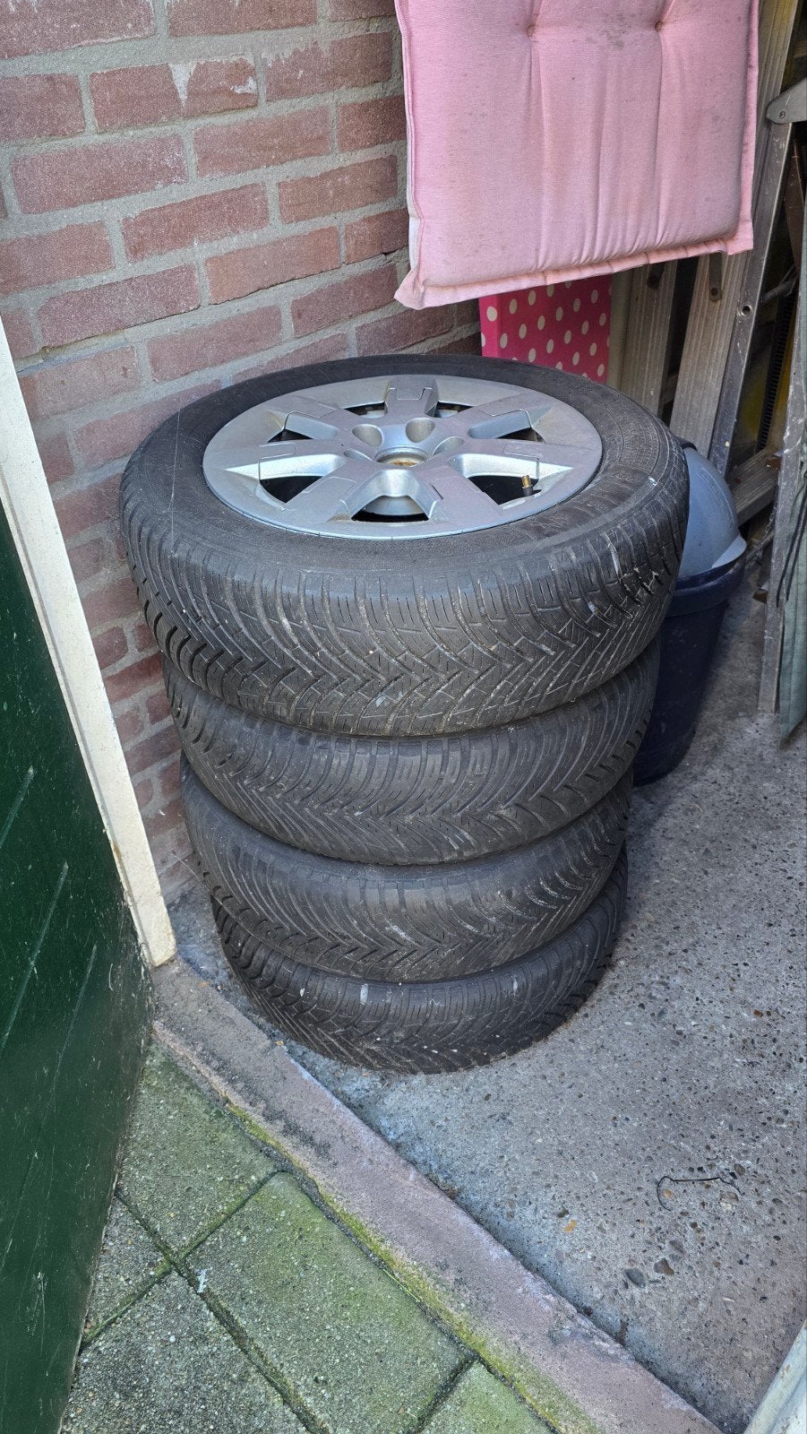 4 Winterbanden met velgen voor VW Polo, Auto-onderdelen, Ophalen, Gebruikt, Winterbanden, Banden en Velgen