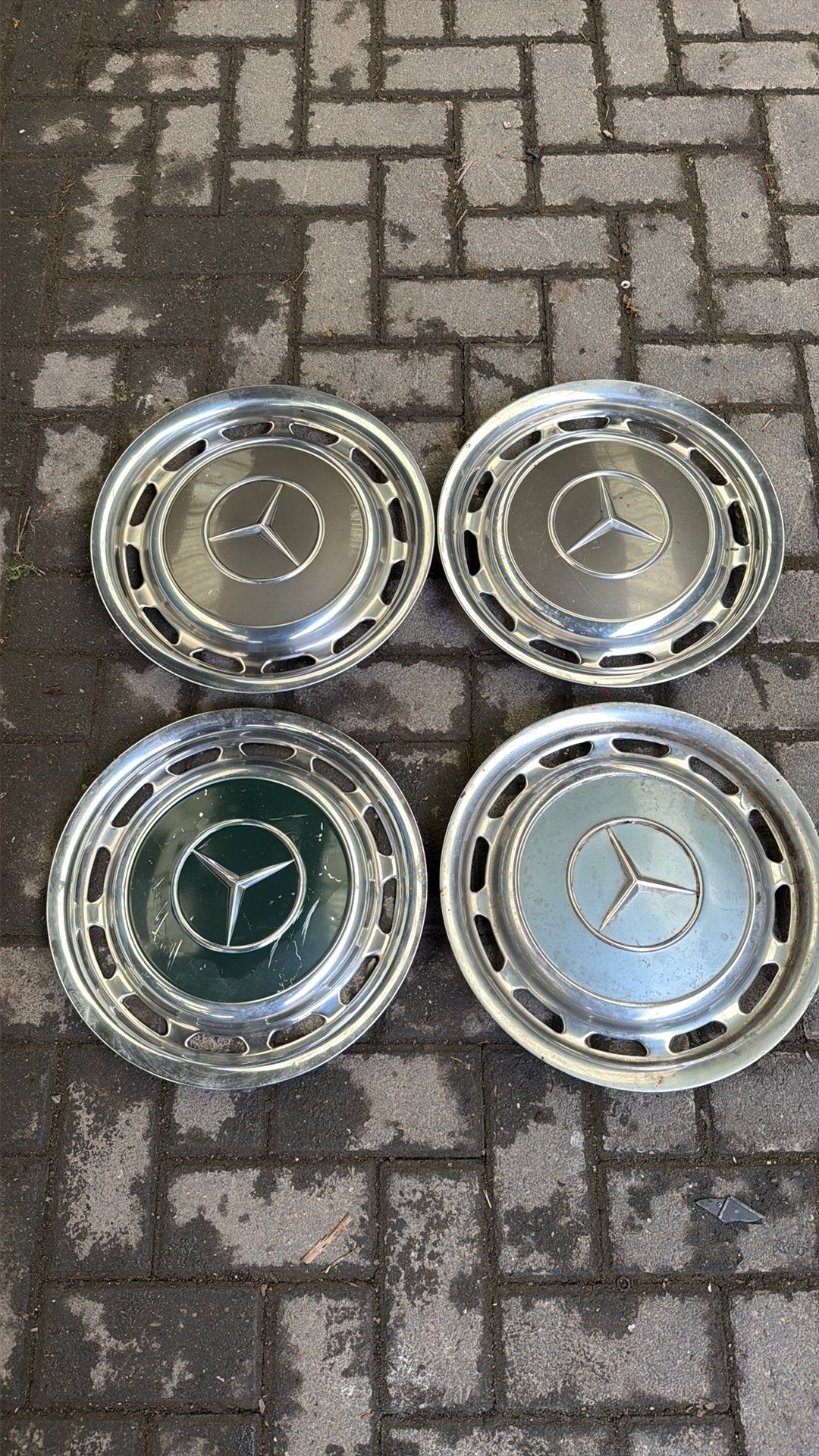4x mercedes wieldoppen, Ophalen, Gebruikt