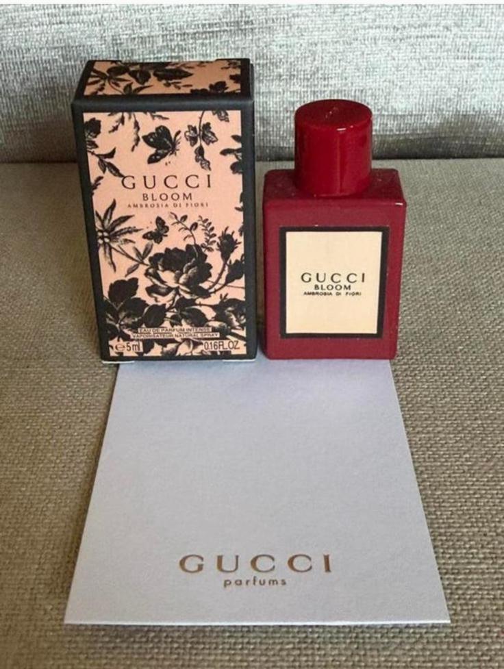 Miniatuur Gucci Bloom Ambrosia di Fiori 5 ml edp + cadeautas, Ophalen of Verzenden, Nieuw, Miniatuur, Gevuld