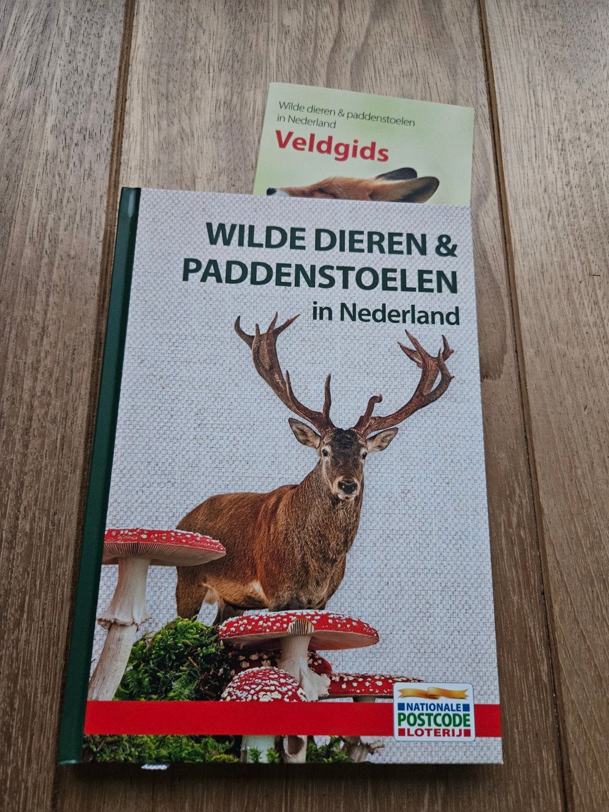Boek: Wilde Dieren & Paddenstoelen in Nederland, Ophalen of Verzenden, Zo goed als nieuw, Natuur algemeen, Onbekend
