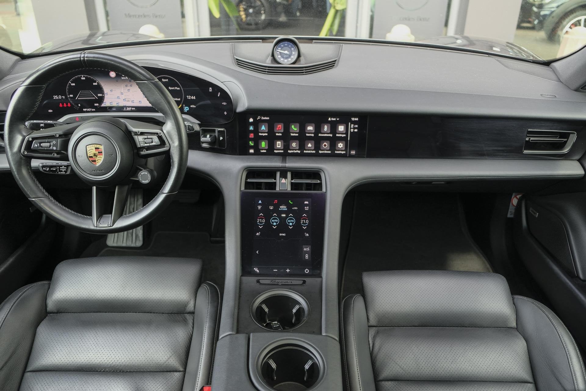 Porsche Taycan Performance Plus 476pk 93,4 kWh Panoramadak *, Auto's, Porsche, Gebruikt, Zwart, 93 kWh, Sedan