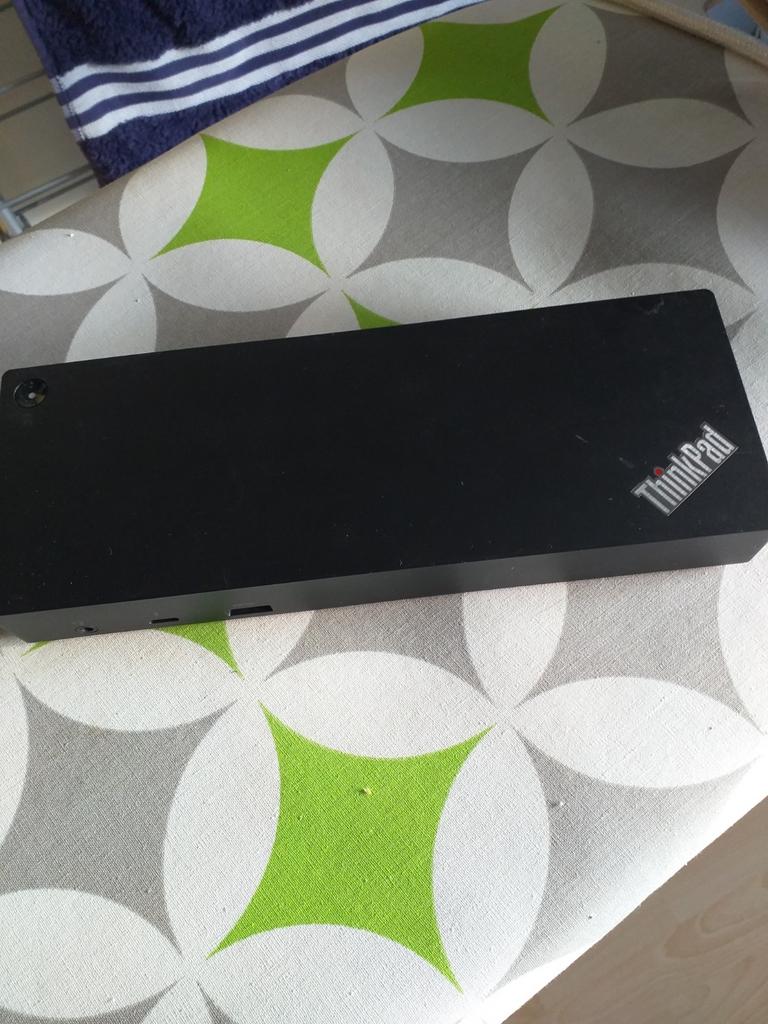 Lenovo docking station thunderbolt 3 dock, Ophalen of Verzenden, Lenovo, Docking station, Gebruikt